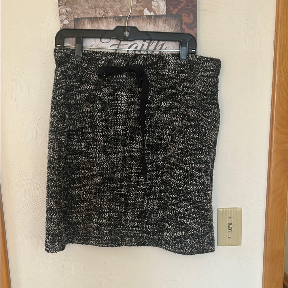 Loft Black and white Knit Skirt
